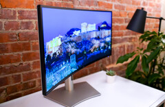 The U3425WE can automatically adjust its brightness and colour temperature through a built-in ambient light sensor. (Image source: Dell)