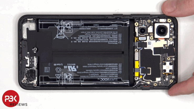 OnePlus 15R teardown. (Image source: PBKreviews)