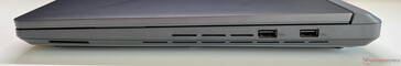 ROG Strix G16 ports on the right. (Image source: Andreas Osthoff for Notebookcheck)