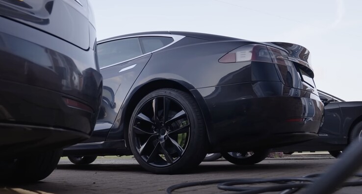 Apart from cosmetic damages to the exterior, the car has held up extremely well without requiring a single service. (Source: AutoTrader UK)
