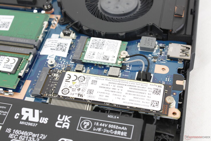 Removable WLAN module sits adjacent to the occupied M.2 2280 SSD