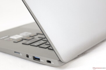 Matte surfaces are slightly roughened. Fingerprints are more difficult to see when compared to most other Ultrabooks