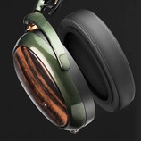 The ear pads of the Meze Audio Strada magnetically mount to the headphones for easy replacement. (Image source: Meze Audio)