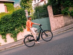 The Decathlon BTWIN LD 920E has launched in the EU. (Image source: Decathlon)