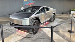 Cybertruck's light bar pops open to reveal a huge frunk (image: @MatthewDR/Twitter)