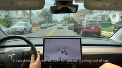 Tesla&#039;s Full Self-Driving mode in action (image: Fabian Luque/YouTube)