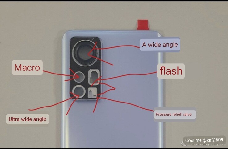 A supposed hands-on of the Xiaomi 12's back panel. (Image source: @yabhishekhd)