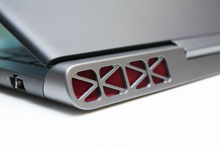 The redesigned heat fins on the new Inspiron 15 7000. (Source: CNET)