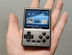 The GKD Pixel relies upon a 4:3 and 2-inch display. (Image source: Retro CN)