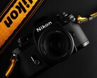 Nikon could soon be in the hands of the optical giant EssilorLuxottica.