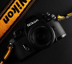 Nikon could soon be in the hands of the optical giant EssilorLuxottica.