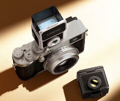 Ulanzi's latest clip-on viewfinder allows the camera to be held at hip height. (Image source: Ulanzi)
