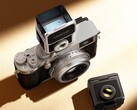 Ulanzi's latest clip-on viewfinder allows the camera to be held at hip height. (Image source: Ulanzi)