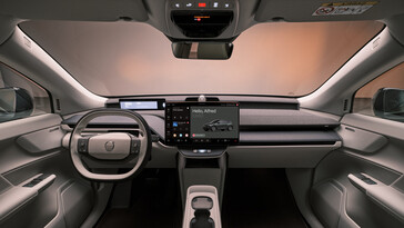The digital center of the Volvo EX60: A large touchscreen and strict minimalism characterize the cockpit, entirely in the style of Apple's aesthetics. (Image source: Volvo)