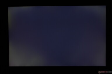 Moderate uneven backlight bleeding along the corners