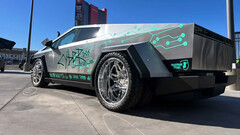 The Cybertruck dually comes with custom caps (Image source: Red&#039;s Miami/IG)