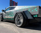 The Cybertruck dually comes with custom caps (Image source: Red's Miami/IG)