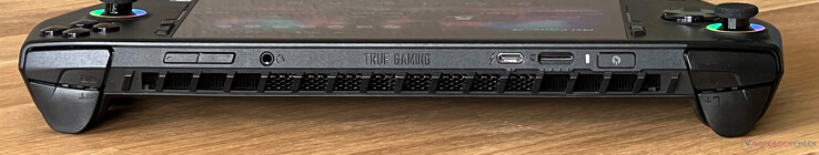 Top: Volume, 3.5-mm audio, USB-C 4.0 with Thunderbolt 4 (40 Gbit/s, DisplayPort ALT mode, Power Delivery 3.0), microSD card reader