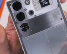 The 10 Pro. (Image source: JerryRigEverything via YouTube)