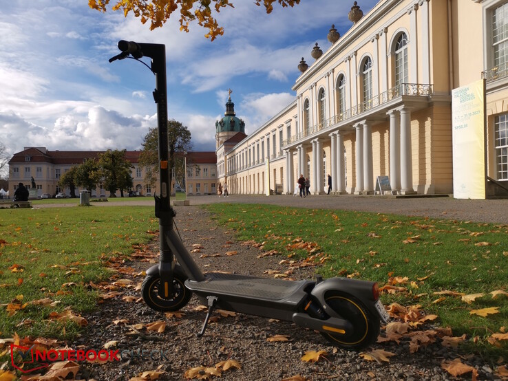 Ninebot KickScooter F2 E Powered by Segway