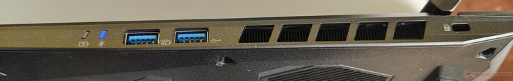 right side: 2x USB-A 3.1 Gen2, Kensington Lock