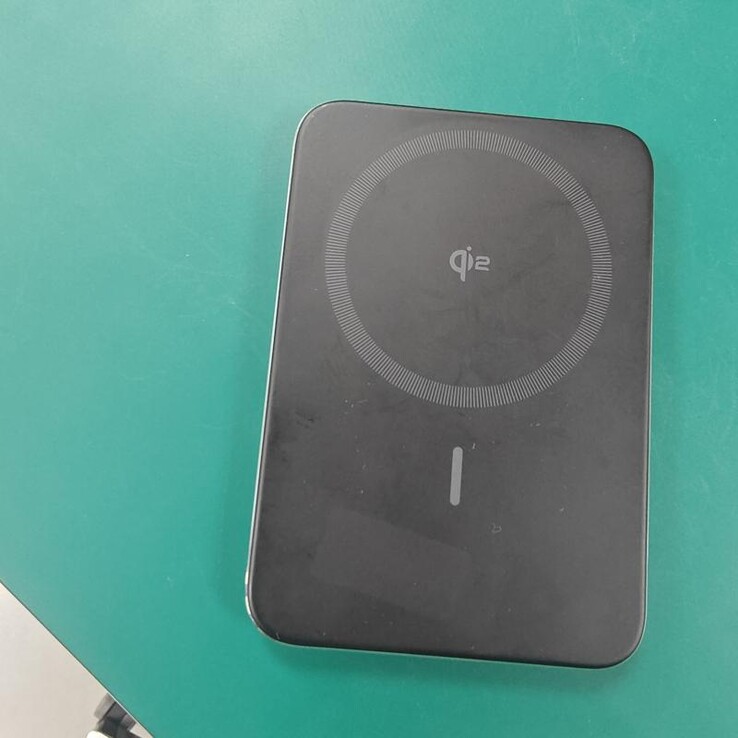 The Anker Nano Magnetic Power Bank A1115
