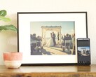 The Reflection Frame displays pictures on an e-ink panel (Image source: Creative Design Worx)