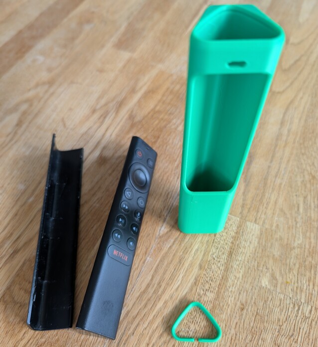 The Nvidia Shield remote case is more than capable of fixing a broken battery door (Image Source: Notebookcheck)