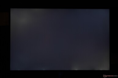 Moderate uneven backlight bleeding along the edges and corners