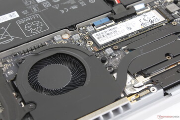 Cooling solution consists of dual fans (55 mm + 60 mm), three heat pipes, and 0.1 mm aluminum heatsink fins