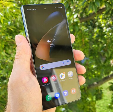 Samsung Galaxy Z Fold4 smartphone review