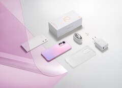 The Xiaomi 12 Lite comes with more accessories than many other modern smartphones. (Image source: Xiaomi)