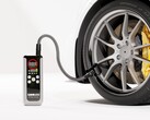 The Gooloo GT160 Dual tire inflator features a smart color LED display (Image source: Gooloo)