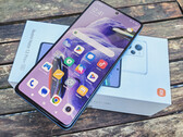 Large lens - little to show for it? The main camera takes good photos, but hardly stands out from the mass of mid-range phones overall.