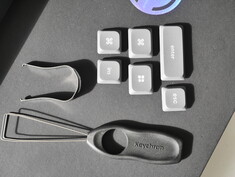 Keychron K15 Max keycaps and switch and keycap pullers