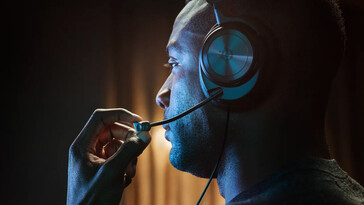 SteelSeries Arctis Nova Pro comes with an adjustable mic