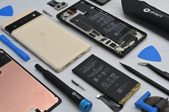 iFixit considered the Pixel 6 Pro a &#039;mixed bag&#039; for repairability. (Image source: iFixit)