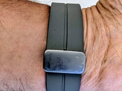 The metal clasp of the Galaxy Watch5 Pro shows signs of use
