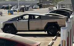 Fingerprints and blemishes may be a problem for buyers of Tesla's Cybertruck. (Image source: @BobbyEParody on X)