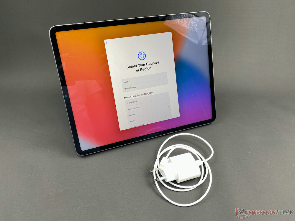 iPad Pro 10.5 In 2023! (Still Worth It?) (Review) 