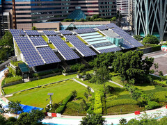 First make renewable energy available and then produce hydrogen? There's a more elegant way. (pixabay/blazejosh)