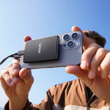 Use with an iPhone is possible.