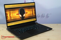 A mid-range configuration of the Alienware m17 R5 gaming laptop has been put on sale (Image: Notebookcheck)