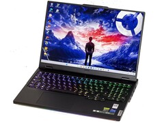 A month after the Intel-powered version, the AMD-powered RTX 4090 model of the Lenovo Legion Pro 7 has been discouted as well (Image: Sascha Mölck)