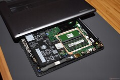 Lenovo IdeaPad Vibe: Upgradeable internals.