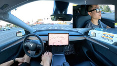 Ride share drivers often use Tesla's FSD mode (Image source: Justin Yoon/YT)
