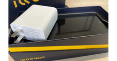 The iQOO Neo5&#039;s retail packaging leak. (Source: Weibo)