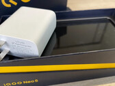 The iQOO Neo5's retail packaging leak. (Source: Weibo)