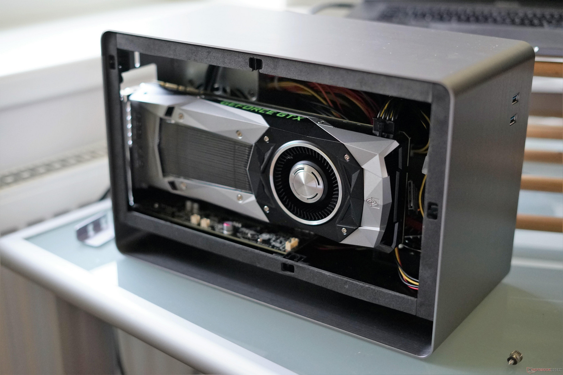 Mantiz MZ-02 Venus External GPU Enclosure (TBX-550CA) Review 