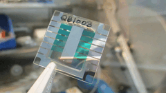 The new prototype of a quantum battery that charges faster as it gets larger
